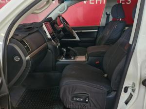 Toyota Land Cruiser 200 4.5D-4D V8 VX - Image 16