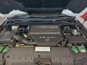 Toyota Land Cruiser 200 4.5D-4D V8 VX - Image 25