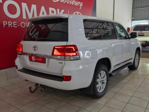 Toyota Land Cruiser 200 4.5D-4D V8 VX - Image 6