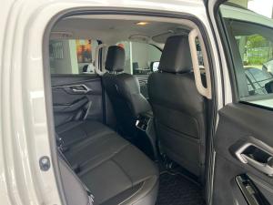 Isuzu D-Max 3.0TD double cab LSE 4x4 - Image 17