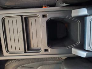 Land Rover Defender 110 D300 X-Dynamic HSE - Image 10