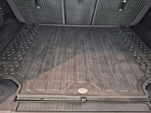 Land Rover Defender 110 D300 X-Dynamic HSE - Image 15