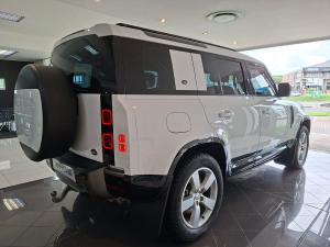 Land Rover Defender 110 D300 X-Dynamic HSE - Image 27