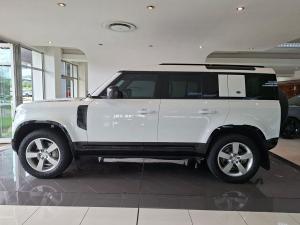 Land Rover Defender 110 D300 X-Dynamic HSE - Image 29
