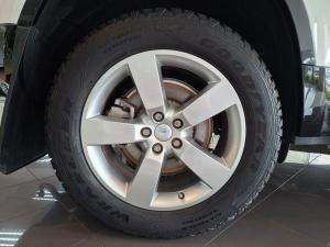 Land Rover Defender 110 D300 X-Dynamic HSE - Image 3