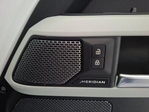 Land Rover Defender 110 D300 X-Dynamic HSE - Image 7