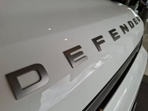 Land Rover Defender 110 D300 X-Dynamic HSE - Image 9
