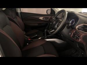 Toyota Starlet Cross 1.5 XR manual - Image 10