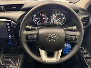 Toyota Hilux 2.4GD-6 double cab 4x4 Raider manual - Image 8