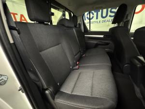 Toyota Hilux 2.4GD-6 double cab 4x4 Raider manual - Image 16