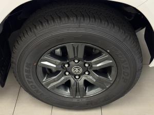 Toyota Hilux 2.4GD-6 double cab 4x4 Raider manual - Image 19