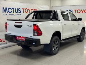 Toyota Hilux 2.4GD-6 double cab 4x4 Raider manual - Image 2