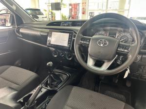 Toyota Hilux 2.4GD-6 single cab Raider manual - Image 6