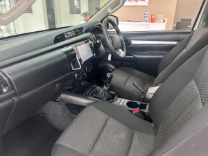Toyota Hilux 2.4GD-6 single cab Raider manual - Image 7