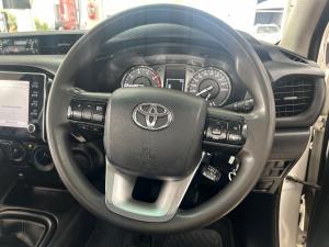 Toyota Hilux 2.4GD-6 single cab Raider manual - Image 8