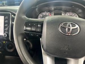 Toyota Hilux 2.4GD-6 single cab Raider manual - Image 9