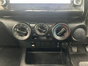 Toyota Hilux 2.4GD-6 single cab Raider manual - Image 14