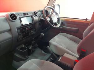 Toyota Land Cruiser 79 4.0 V6 double cab - Image 7
