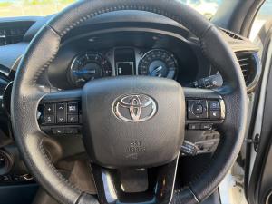 Toyota Hilux 2.8GD-6 Xtra cab 4x4 Legend manual - Image 8