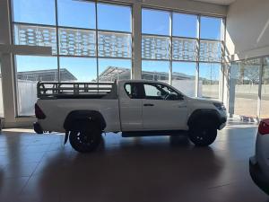 Toyota Hilux 2.8GD-6 Xtra cab 4x4 Legend manual - Image 3