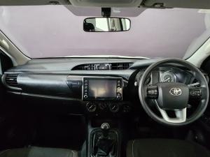 Toyota Hilux 2.4GD-6 double cab 4x4 Raider manual - Image 6