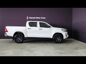 Toyota Hilux 2.4GD-6 double cab 4x4 Raider manual - Image 3