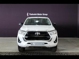 Toyota Hilux 2.4GD-6 double cab 4x4 Raider manual - Image 4