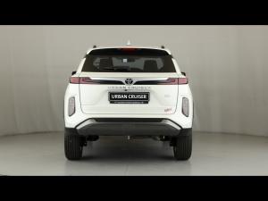 Toyota Urban Cruiser 1.5 XR manual - Image 5