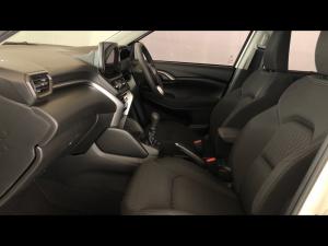 Toyota Urban Cruiser 1.5 XR manual - Image 7