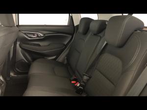 Toyota Urban Cruiser 1.5 XR manual - Image 11