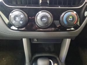 Toyota Corolla Cross 1.8 Xi - Image 14