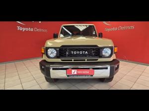 Toyota Landcruiser 76 2.8 GD-6 S/W - Image 4