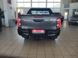 Toyota Hilux 2.8 GD-6 Raider 4X4 automaticD/C - Image 5