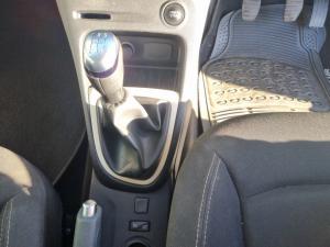 Renault Captur 900T Blaze 5-Door - Image 13