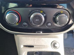 Renault Captur 900T Blaze 5-Door - Image 17