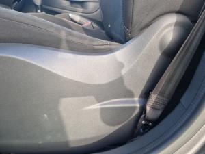 Renault Captur 900T Blaze 5-Door - Image 18