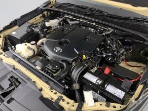 Toyota Hilux 2.4 GD-6 RB Raider automaticE/CAB - Image 16