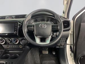 Toyota Hilux 2.4 GD-6 RB Raider automaticE/CAB - Image 11