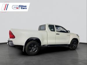 Toyota Hilux 2.4 GD-6 RB Raider automaticE/CAB - Image 5