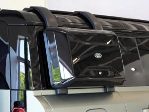 Land Rover Defender 110 D250 X-Dynamic SE - Image 18