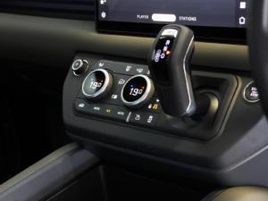 Land Rover Defender 110 D250 X-Dynamic SE - Image 21