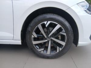 Volkswagen Polo hatch 1.0TSI Life auto - Image 14