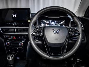 Mahindra XUV 3XO 1.2T AX5 manual - Image 10