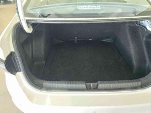 Volkswagen Polo sedan 1.6 manual - Image 16