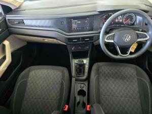 Volkswagen Polo sedan 1.6 manual - Image 17