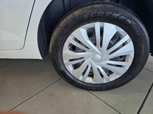 Volkswagen Polo sedan 1.6 manual - Image 22