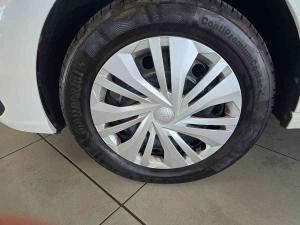 Volkswagen Polo sedan 1.6 manual - Image 23