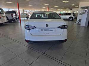 Volkswagen Polo sedan 1.6 manual - Image 4