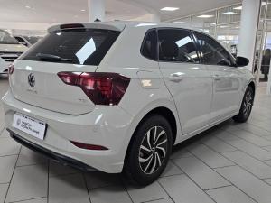 Volkswagen Polo hatch 1.0TSI Life auto - Image 22