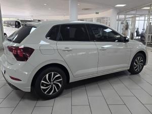 Volkswagen Polo hatch 1.0TSI Life auto - Image 23